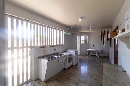 Casa para alugar com 2700m², 4 quartos e 16 vagas Casa para alugar com 2700m², 4 quartos e 16 vagasÁrea de serviço