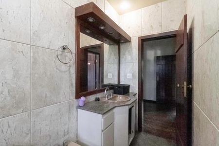 Casa para alugar com 2700m², 4 quartos e 16 vagas Casa para alugar com 2700m², 4 quartos e 16 vagasBanheiro social