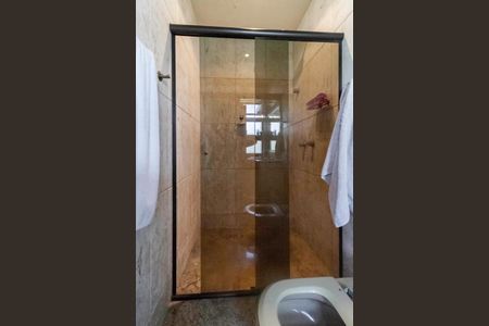 Casa para alugar com 2700m², 4 quartos e 16 vagas Casa para alugar com 2700m², 4 quartos e 16 vagasBanheiro da suíte 1