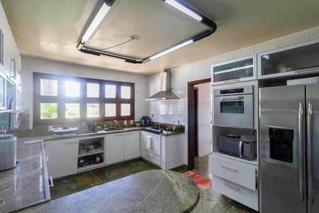 Casa para alugar com 2700m², 4 quartos e 16 vagas Casa para alugar com 2700m², 4 quartos e 16 vagasCozinha