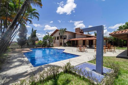 Casa para alugar com 2700m², 4 quartos e 16 vagas Casa para alugar com 2700m², 4 quartos e 16 vagasÁrea comum - Piscina