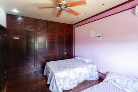 Casa para alugar com 2700m², 4 quartos e 16 vagas Casa para alugar com 2700m², 4 quartos e 16 vagasQuarto 1