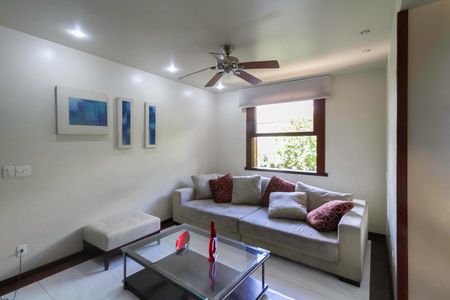 Casa para alugar com 2700m², 4 quartos e 16 vagas Casa para alugar com 2700m², 4 quartos e 16 vagasSala 2