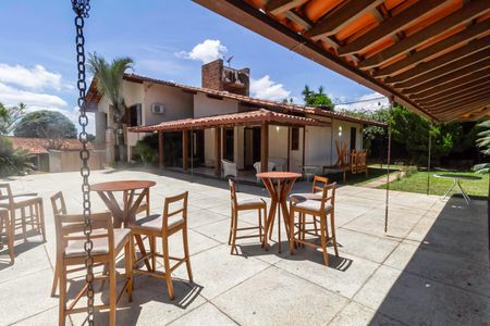 Casa para alugar com 2700m², 4 quartos e 16 vagas Casa para alugar com 2700m², 4 quartos e 16 vagasQuintal