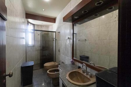 Casa para alugar com 2700m², 4 quartos e 16 vagas Casa para alugar com 2700m², 4 quartos e 16 vagasBanheiro social