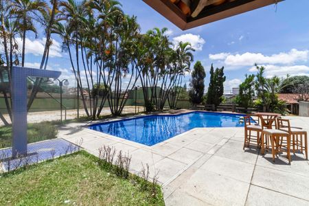 Casa para alugar com 2700m², 4 quartos e 16 vagas Casa para alugar com 2700m², 4 quartos e 16 vagasPiscina