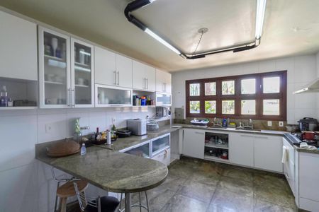 Casa para alugar com 2700m², 4 quartos e 16 vagas Casa para alugar com 2700m², 4 quartos e 16 vagasCozinha