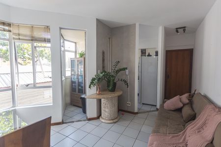 Apartamento à venda com 48m², 1 quarto e 1 vagaSala