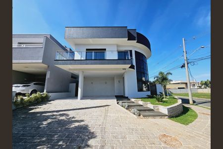 Casa de condomínio à venda com 320m², 3 quartos e 4 vagasFoto 04