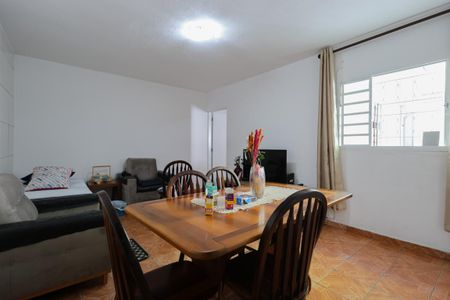 Casa à venda com 868m², 4 quartos e 5 vagasCasa 1 - Sala