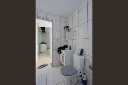 Casa à venda com 868m², 4 quartos e 5 vagasCasa 3 - Banheiro