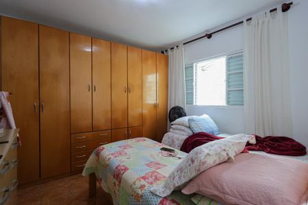 Casa à venda com 868m², 4 quartos e 5 vagasCasa 1 - Quarto