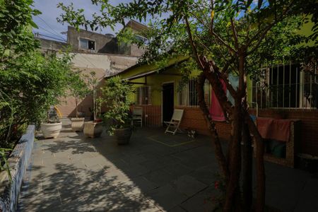 Casa à venda com 868m², 4 quartos e 5 vagasCasa 2 - Quintal