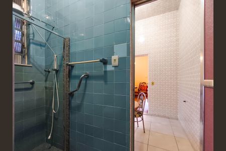 Casa à venda com 50m², 2 quartos e 1 vaga Casa à venda com 50m², 2 quartos e 1 vagaBanheiro Corredor