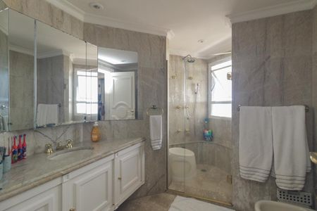 Apartamento à venda com 430m², 4 quartos e 4 vagasBanheiro 3