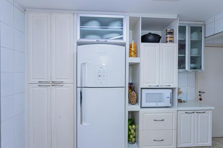 Apartamento à venda com 198m², 4 quartos e 2 vagas Apartamento à venda com 198m², 4 quartos e 2 vagasCozinha