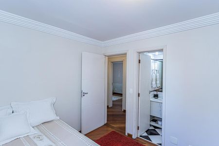 Apartamento à venda com 198m², 4 quartos e 2 vagas Apartamento à venda com 198m², 4 quartos e 2 vagasSuite 2
