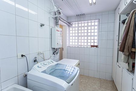 Apartamento à venda com 198m², 4 quartos e 2 vagas Apartamento à venda com 198m², 4 quartos e 2 vagasÁrea de Serviço