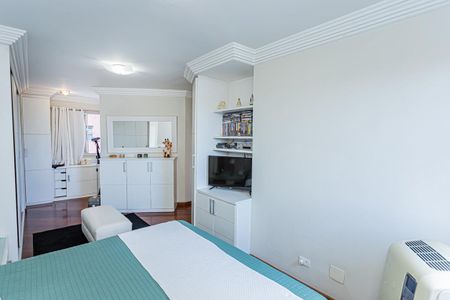 Apartamento à venda com 198m², 4 quartos e 2 vagas Apartamento à venda com 198m², 4 quartos e 2 vagasSuite 1
