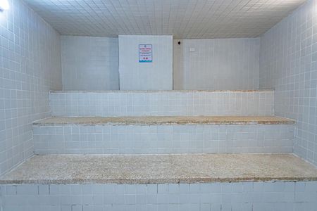 Apartamento à venda com 198m², 4 quartos e 2 vagas Apartamento à venda com 198m², 4 quartos e 2 vagasSauna