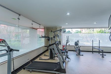 Apartamento à venda com 198m², 4 quartos e 2 vagas Apartamento à venda com 198m², 4 quartos e 2 vagasÁrea comum - Academia