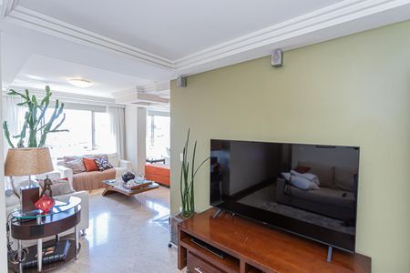 Apartamento à venda com 198m², 4 quartos e 2 vagas Apartamento à venda com 198m², 4 quartos e 2 vagasSala de TV