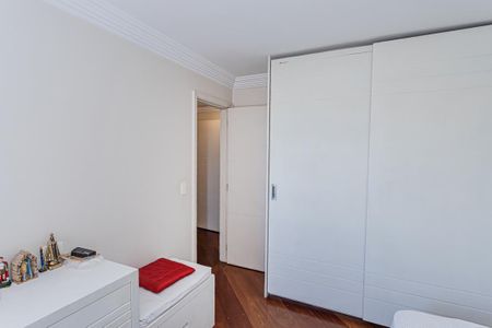 Apartamento à venda com 198m², 4 quartos e 2 vagas Apartamento à venda com 198m², 4 quartos e 2 vagasQuarto 2