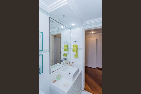 Apartamento à venda com 198m², 4 quartos e 2 vagas Apartamento à venda com 198m², 4 quartos e 2 vagasBanheiro