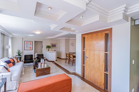 Apartamento à venda com 198m², 4 quartos e 2 vagas Apartamento à venda com 198m², 4 quartos e 2 vagasSala de estar