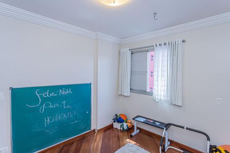 Apartamento à venda com 198m², 4 quartos e 2 vagas Apartamento à venda com 198m², 4 quartos e 2 vagasQuarto 1