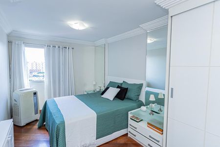 Apartamento à venda com 198m², 4 quartos e 2 vagas Apartamento à venda com 198m², 4 quartos e 2 vagasSuite 1