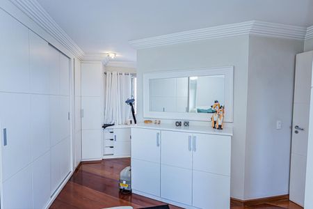 Apartamento à venda com 198m², 4 quartos e 2 vagas Apartamento à venda com 198m², 4 quartos e 2 vagasSuite 1