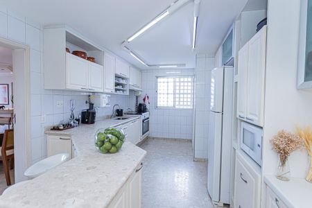 Apartamento à venda com 198m², 4 quartos e 2 vagas Apartamento à venda com 198m², 4 quartos e 2 vagasCozinha