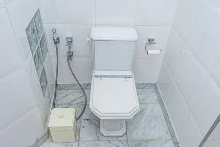 Apartamento à venda com 198m², 4 quartos e 2 vagas Apartamento à venda com 198m², 4 quartos e 2 vagasBanheiro suite 1