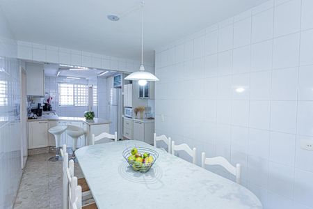 Apartamento à venda com 198m², 4 quartos e 2 vagas Apartamento à venda com 198m², 4 quartos e 2 vagasCopa