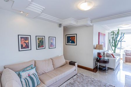 Apartamento à venda com 198m², 4 quartos e 2 vagas Apartamento à venda com 198m², 4 quartos e 2 vagasSala de TV