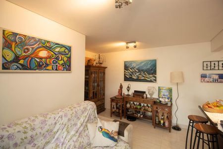 Apartamento à venda com 96m², 2 quartos e 1 vaga Apartamento à venda com 96m², 2 quartos e 1 vagaSala