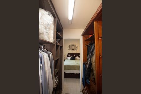 Apartamento à venda com 96m², 2 quartos e 1 vaga Apartamento à venda com 96m², 2 quartos e 1 vagaCloset da suíte 1