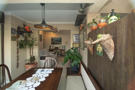 Apartamento à venda com 96m², 2 quartos e 1 vaga Apartamento à venda com 96m², 2 quartos e 1 vagaSala de Jantar