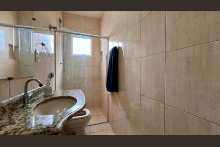 Casa à venda com 310m², 4 quartos e 8 vagasBanheiro