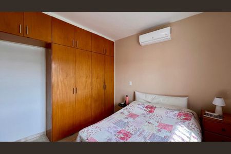 Casa à venda com 310m², 4 quartos e 8 vagasQuarto