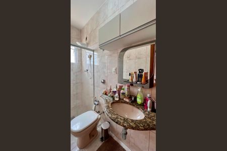 Casa à venda com 310m², 4 quartos e 8 vagasBanheiro