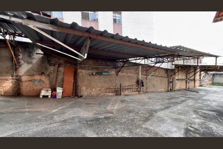 Casa à venda com 310m², 4 quartos e 8 vagasGaragem