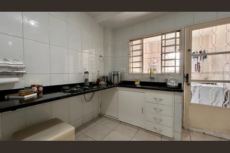 Casa à venda com 310m², 4 quartos e 8 vagascozinha