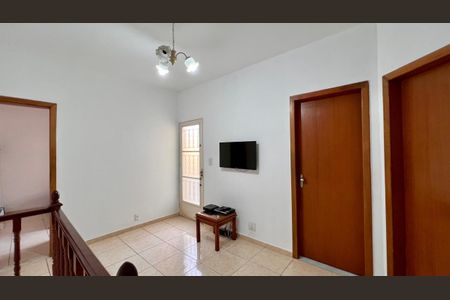 Casa à venda com 310m², 4 quartos e 8 vagasSala