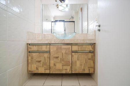 Apartamento à venda com 103m², 3 quartos e 2 vagasBanheiro da suíte