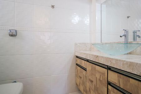 Apartamento à venda com 103m², 3 quartos e 2 vagasBanheiro da suíte