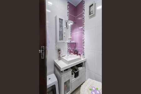 Casa à venda com 200m², 3 quartos e 2 vagasBanheiro da suíte 