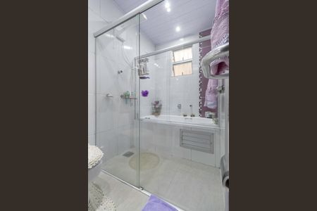 Casa à venda com 200m², 3 quartos e 2 vagasBanheiro da suíte 