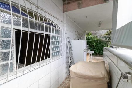 Casa à venda com 200m², 3 quartos e 2 vagasÁrea de serviço 